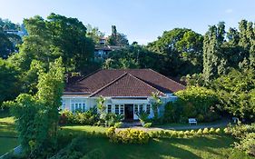 Castle Hill Bungalow By Seven Angels
